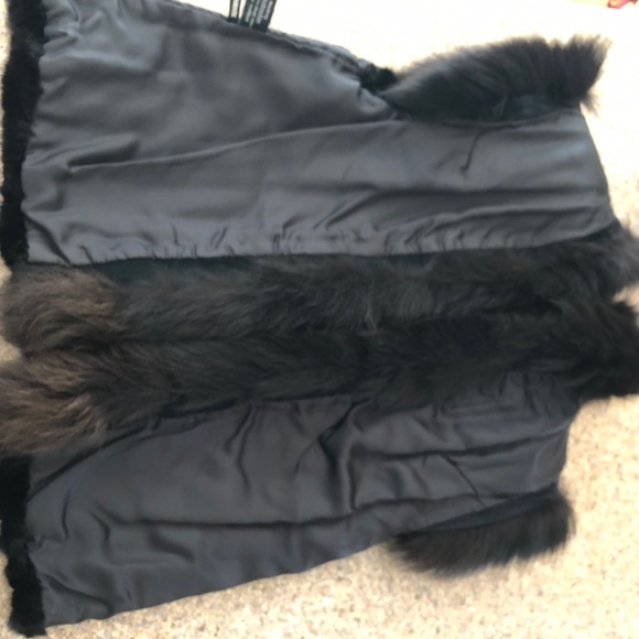 Saga Mink & Fox Fur Black Vest - Picture 9 of 16
